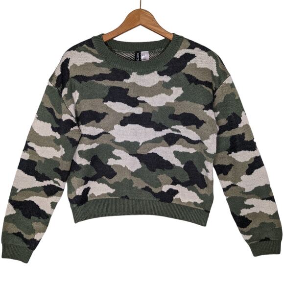 H&M Divided Women’s Jacquard Knit Camo Supersoft Crop Sweater Size L - Picture 1 of 5